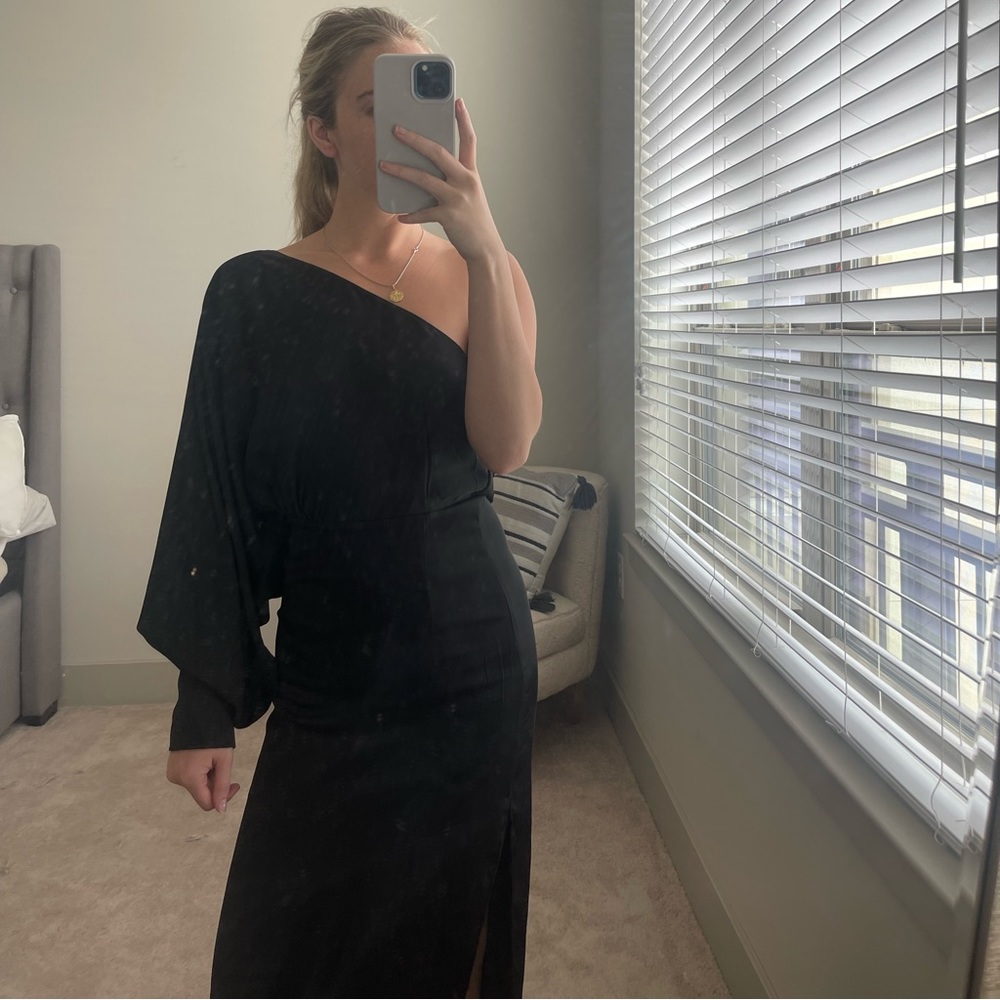 One shoulder black midi